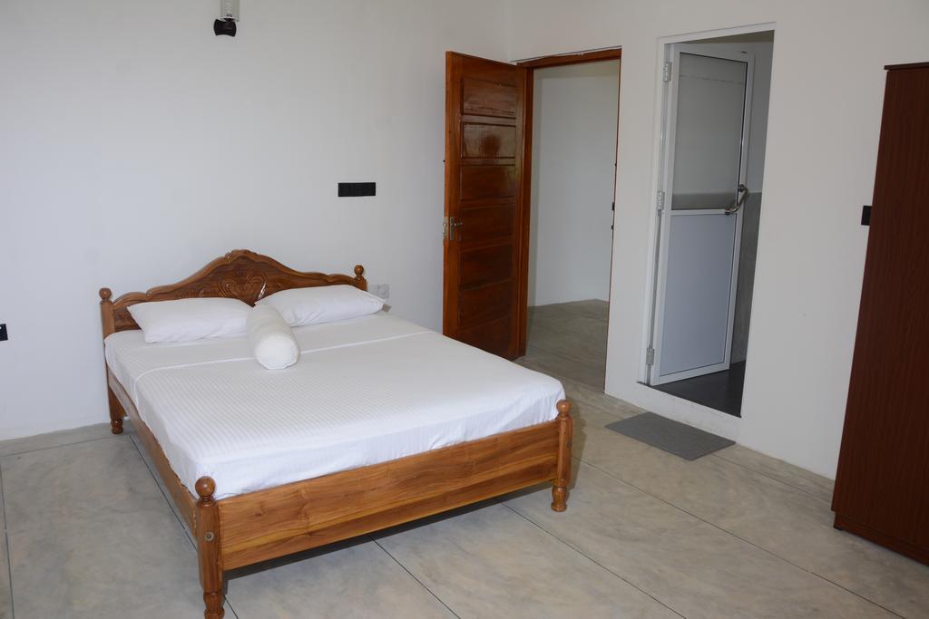 Hotel Tobiko Trincomalee Dış mekan fotoğraf